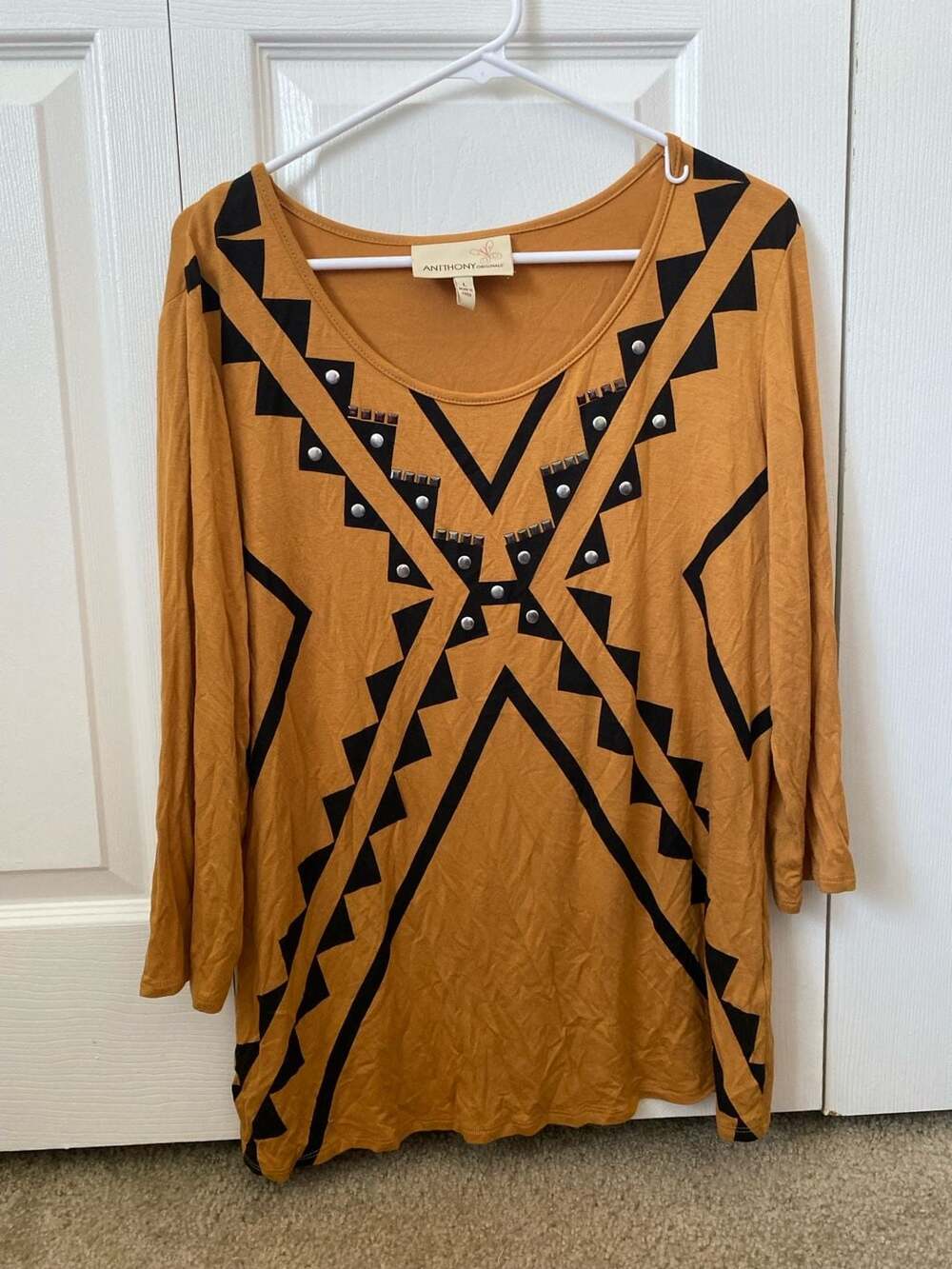 Antthony Originals Size L Mustard Yellow Geometric Studded Top